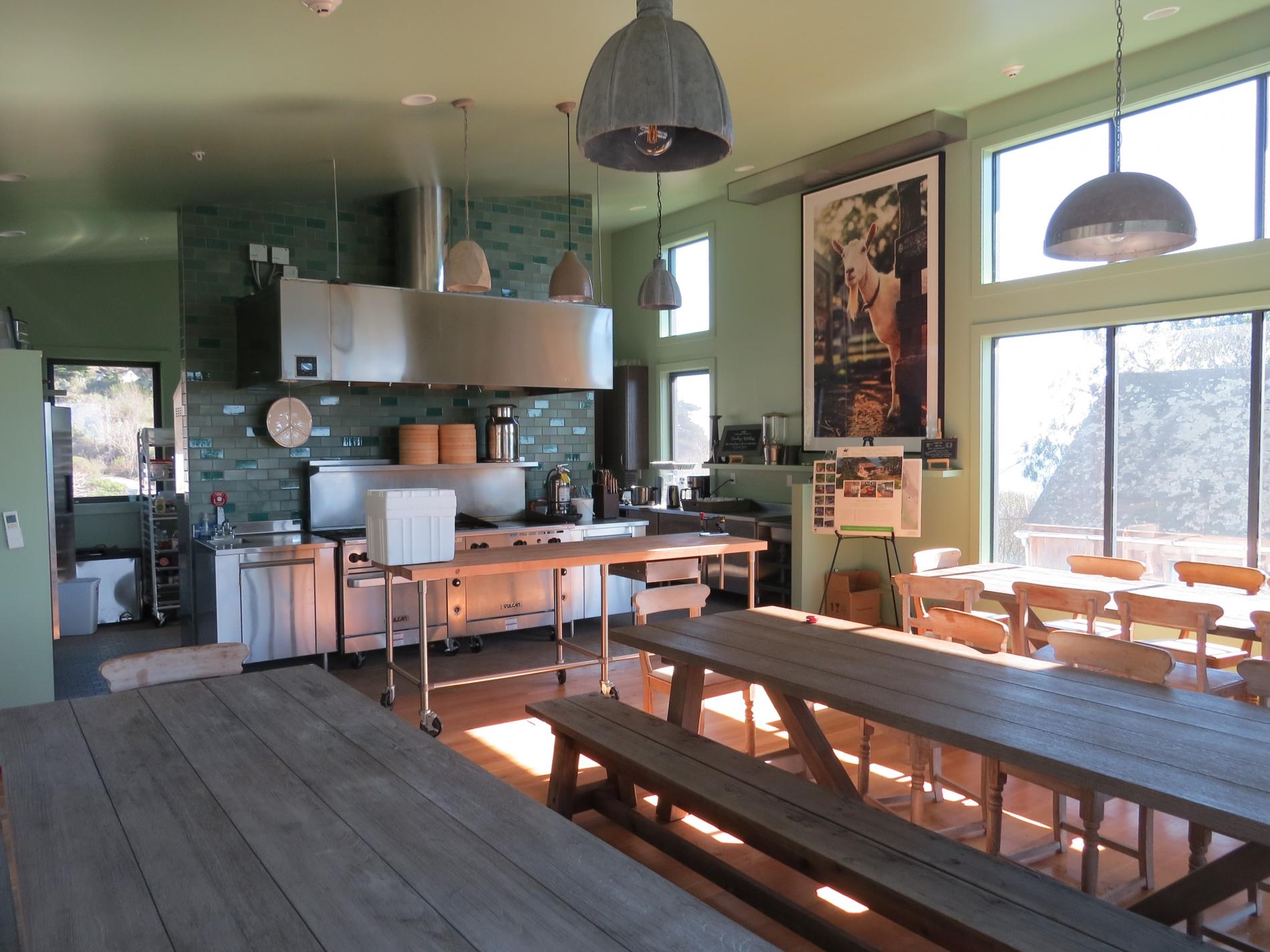 Commercial kitchen teaching facility